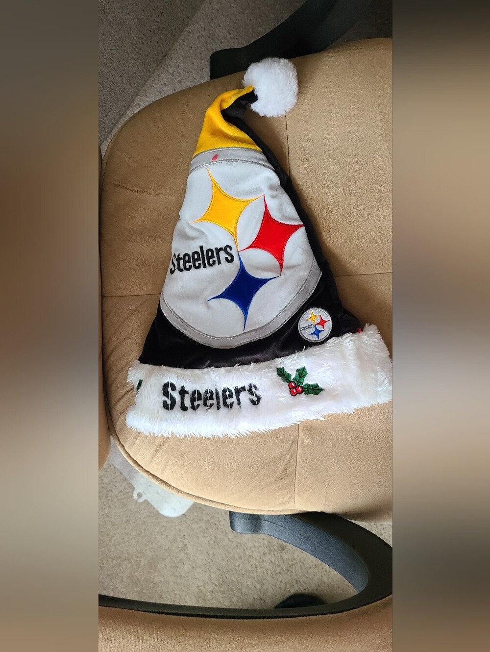 Steelers Holiday Plush Hat - Black/White